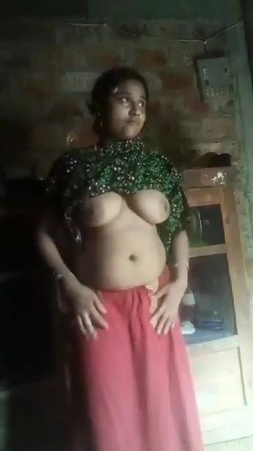 unsatisfied village bhabi masturbating pussy