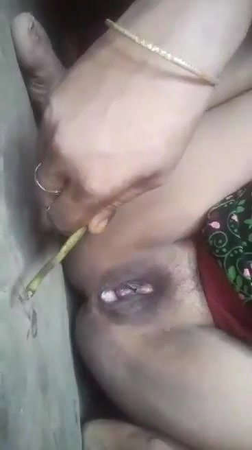 unsatisfied village bhabi masturbating pussy