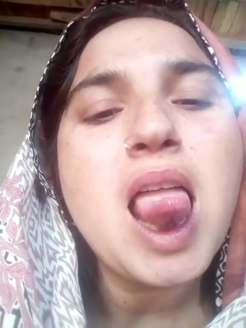 Paki Pashto bhabhi seducing with big boobs