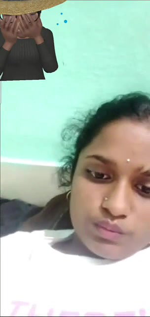 Desi girl video chat showing private parts