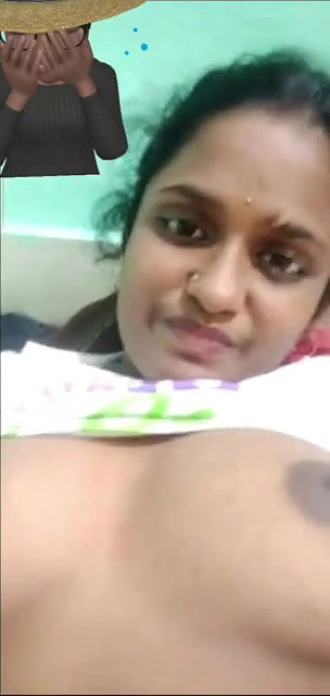 Desi girl video chat showing private parts