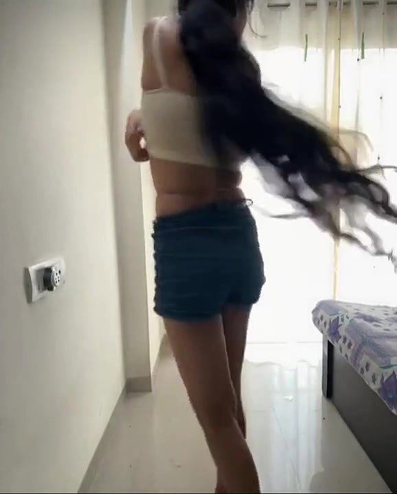 Slim Girl Nude Dance