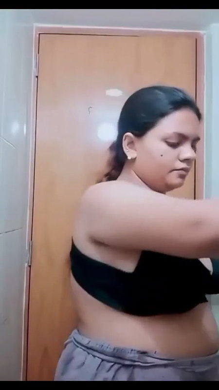 Bengali Tiktoker Girl Showing
