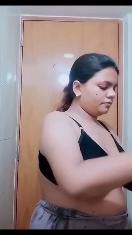 Bengali Tiktoker Girl Showing