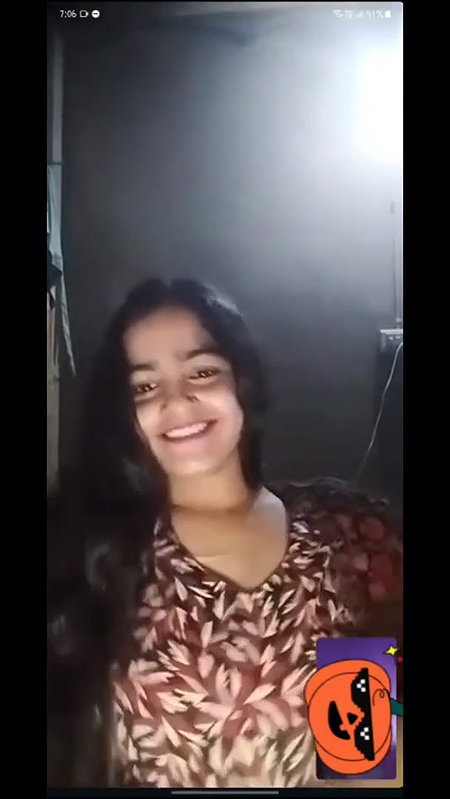 Beautiful Girl Showing on VC