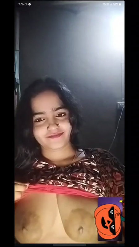 Beautiful Girl Showing on VC