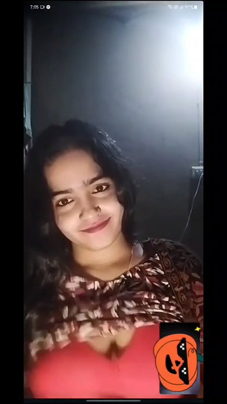 Beautiful Girl Showing on VC