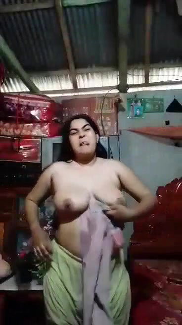 Big Ass Tanker Village Wife Fully Nude Showing