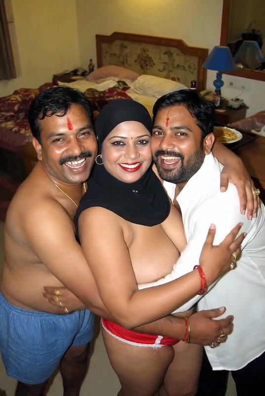 Randi milf with hijab sex with two men in hotel room big boobs threesome tango chamet stripchat