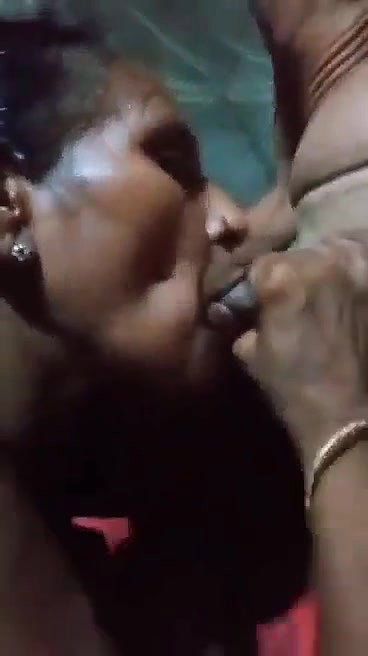 Mature aunty sucking big dick of uncle