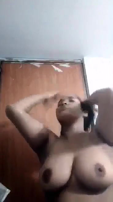 chubby Bhabhi bathing and fingering