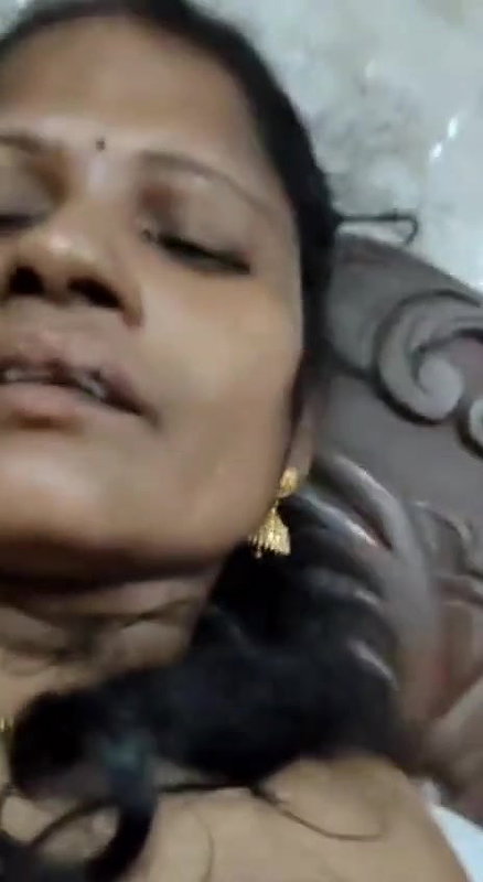 mature south Indian wife enjoying painful fuck