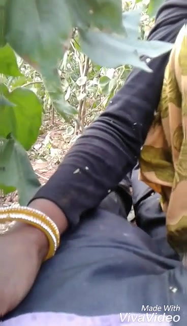 Tribal village Bhabhi givng blowjob outdoors
