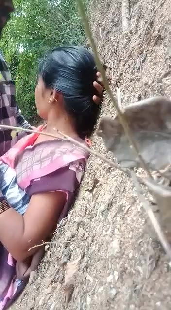 Desi Bhabhi outdoor fucking MMS