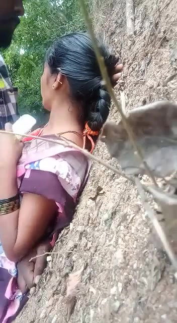 Desi Bhabhi outdoor fucking MMS