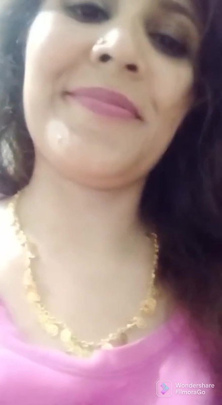 sweet Indian Bhabhi shows boobs pussy