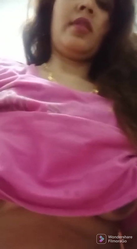 sweet Indian Bhabhi shows boobs pussy