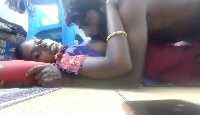 Desi guy sucking boobs of neighbor Bhabhi