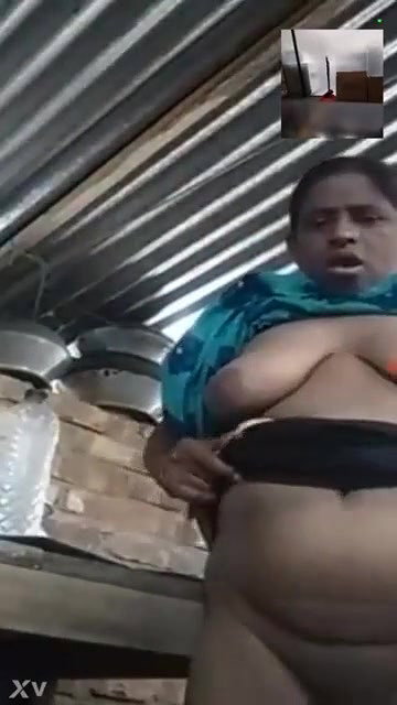mature village aunty showing to city lover boy
