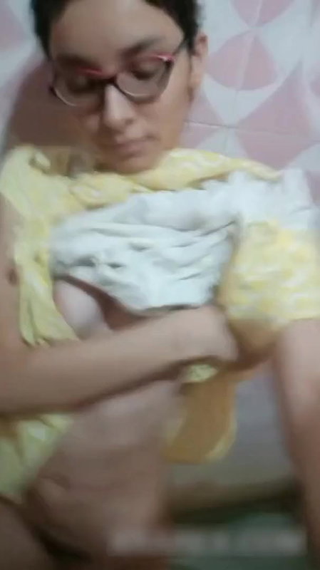 CUTE SEXY YOUNG SLIM BENGALI GF SHOWING BOOBS ASSHOLE HAIRY PUSSY TO LOVER