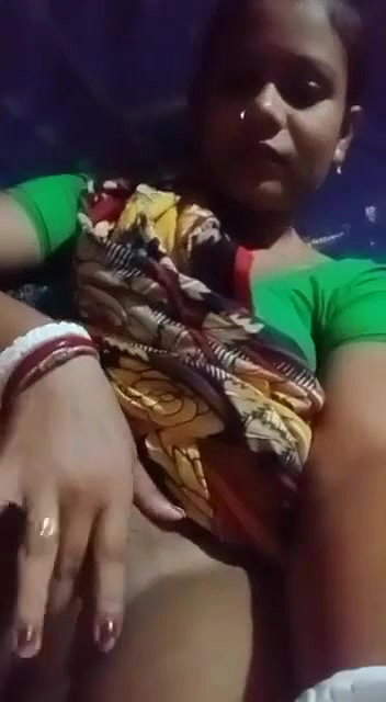 unsatisfied horny Bengali Bhabhi fingering