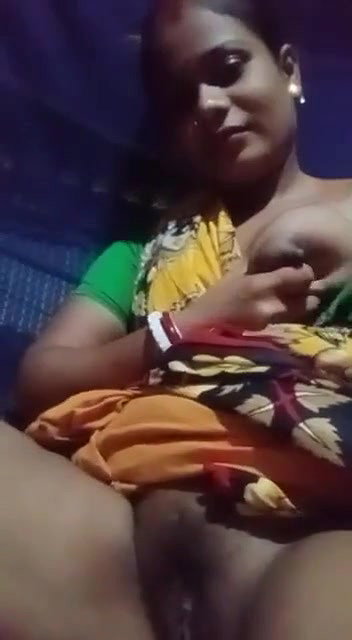 unsatisfied horny Bengali Bhabhi fingering