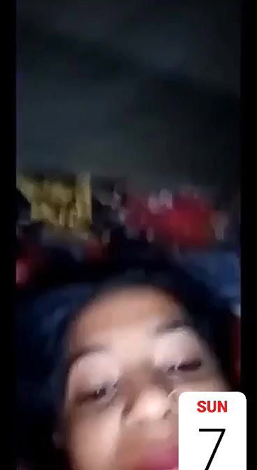 Bangladeshi girl showing her boobs on VC