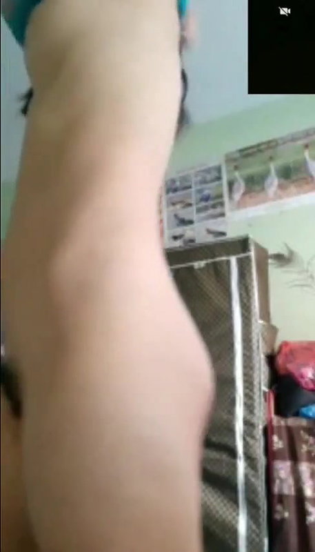 CUTE SHY SLIM GF DANCING NUDE
