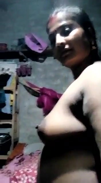 Bengali Bhabhi showing boobs from different angles