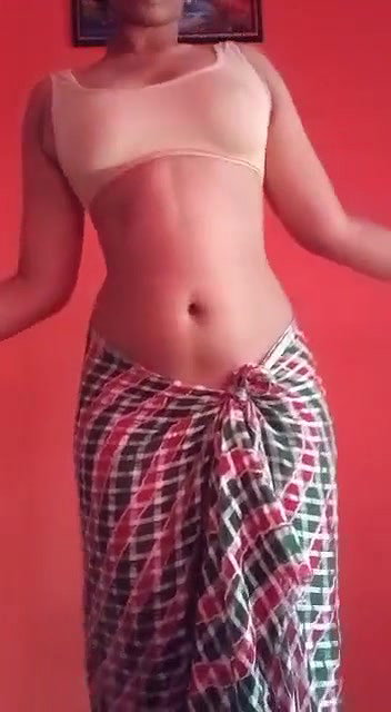 Desi girl showing her virgin asshole while dancing