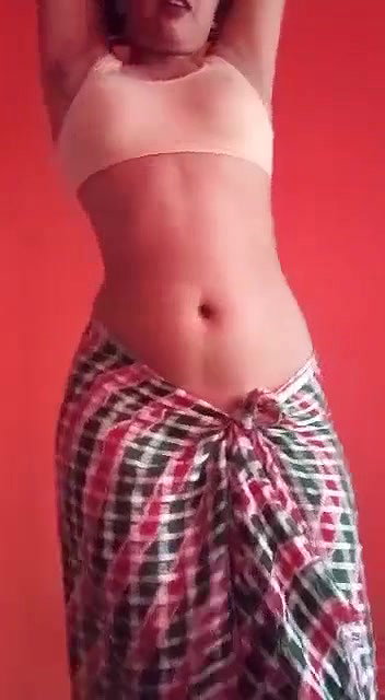 Desi girl showing her virgin asshole while dancing