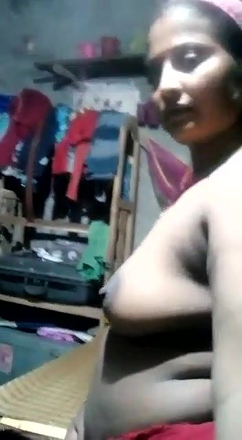 Bengali Boudi showing boobies on selfie cam mode