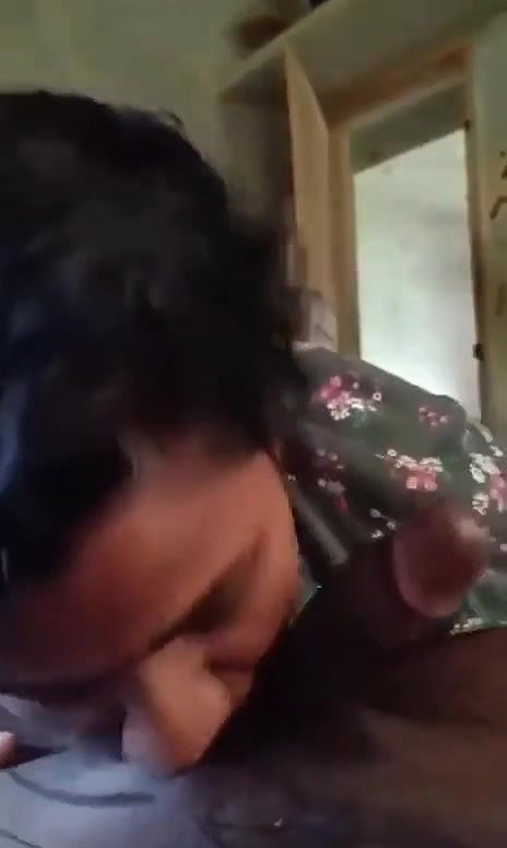 Kerala village wife with stunning boobs giving blowjob and fucking1