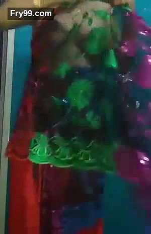 35 Year Old (Ayesha Bhabhi) bakaya paisa lene aye the, paise ke badle padose se kiya Choda Chudi, Hindi Audio – part-2