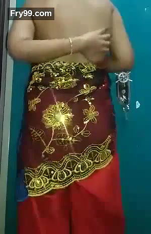 35 Year Old (Ayesha Bhabhi) bakaya paisa lene aye the, paise ke badle padose se kiya Choda Chudi, Hindi Audio – part-2