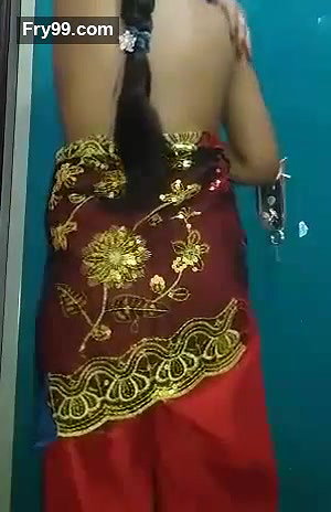 35 Year Old (Ayesha Bhabhi) bakaya paisa lene aye the, paise ke badle padose se kiya Choda Chudi, Hindi Audio – part-2