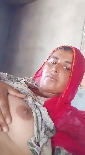 dehati aunty chut ragad te hue video banayi