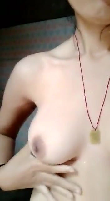 Desi girl pumping her own boobs on selfie cam