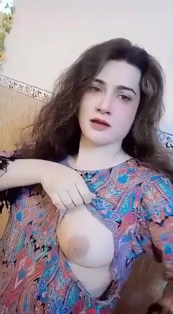 Sexy Desi eunuch shows her boobs
