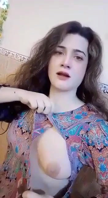 Sexy Desi eunuch shows her boobs