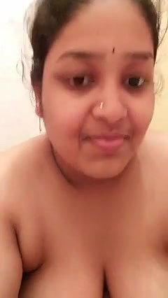 big boob Bhabhi showing her big pussy