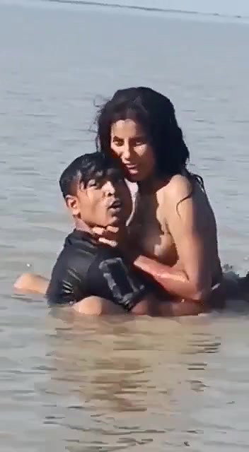 fucking Desi Randi sitting on shallow river bed