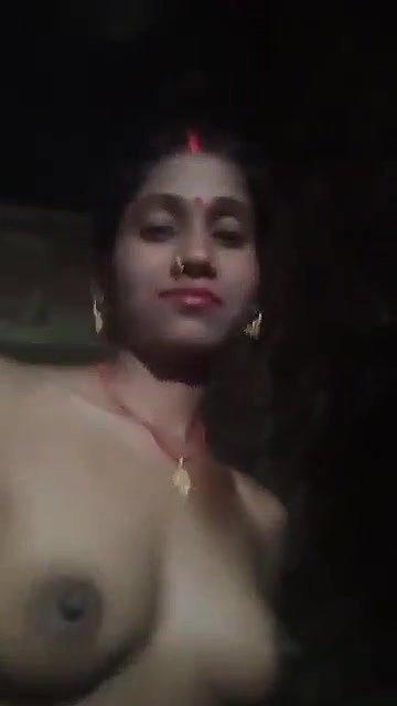 Bihari village Bhabhi showing her black pussy