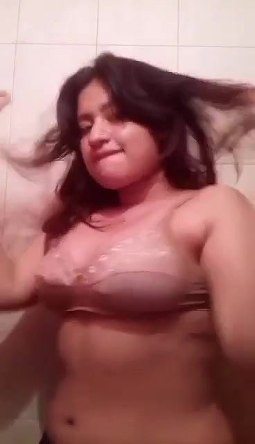 beautiful big boob Bangladeshi sexy girl showing
