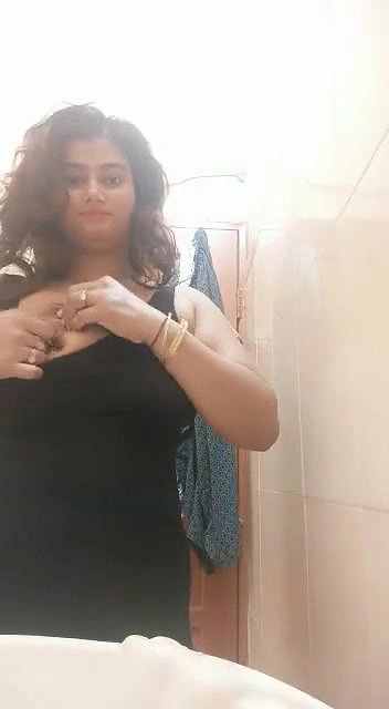 hot super sexy maal showing her cute boobies