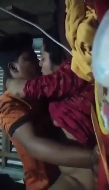 Mature Desi Bhabhi sex with younger Devar