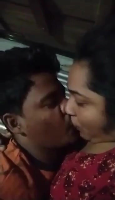Mature Desi Bhabhi sex with younger Devar