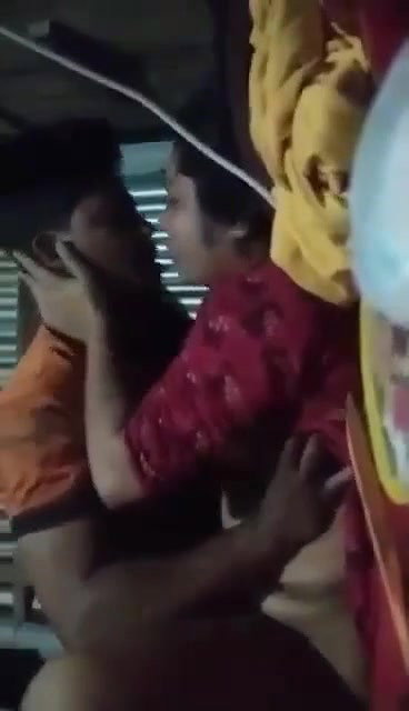 Mature Desi Bhabhi sex with younger Devar