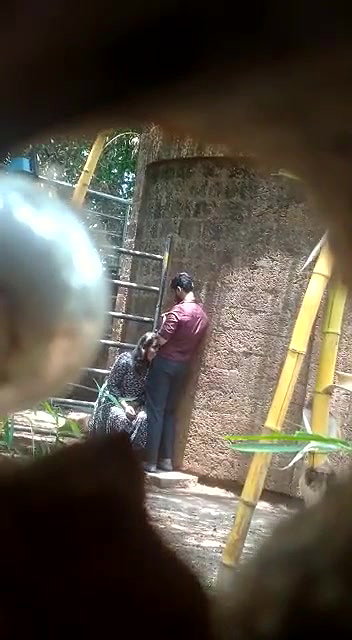 desparate Indian girl caught giving blowjob outdoors on cam