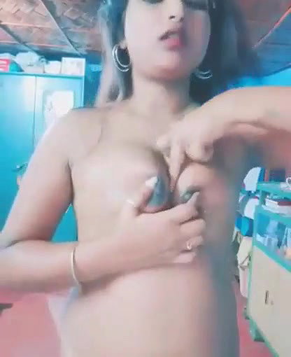 Desi girl pumping her bosoms and fingering pussy hard